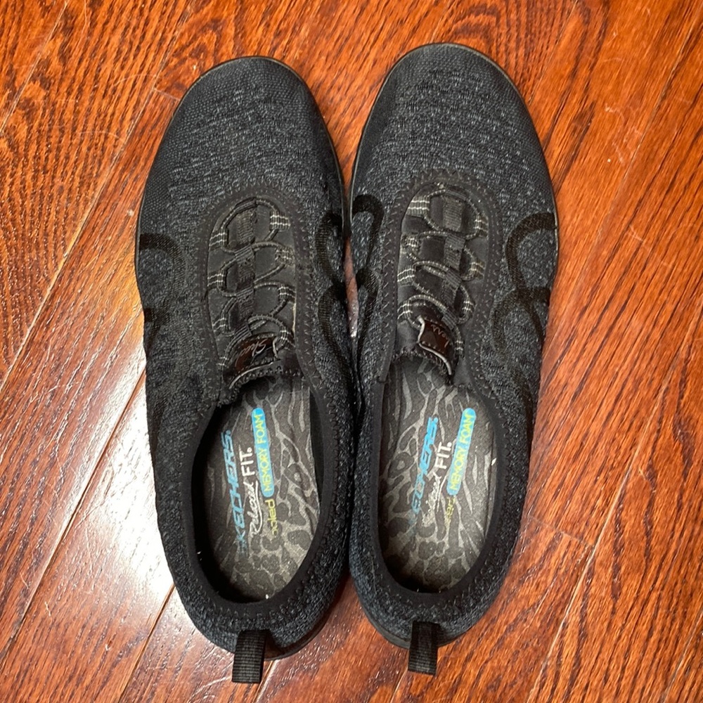 Sketchers Relax Fit Black Sneakers